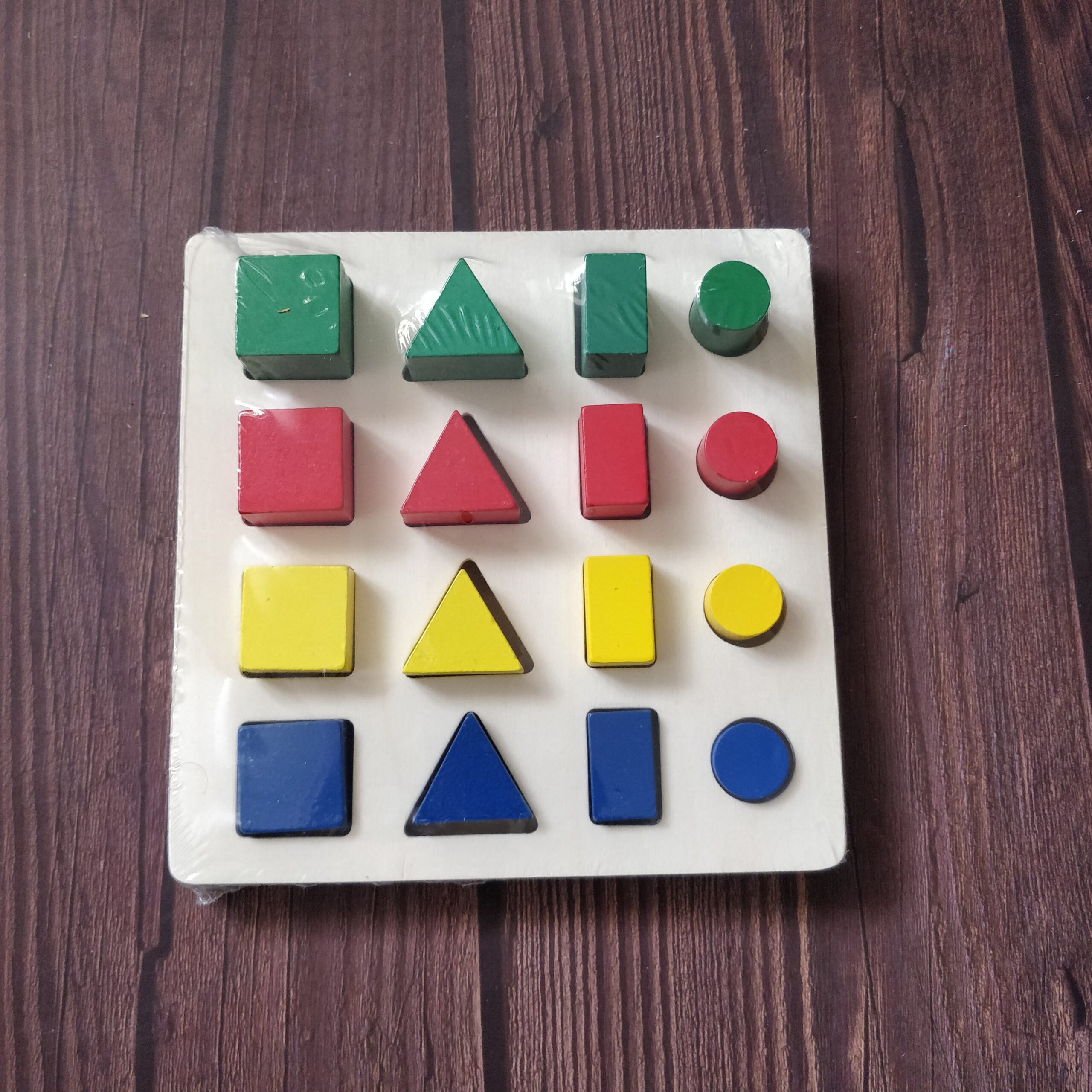 16 hole geometric shape sorter