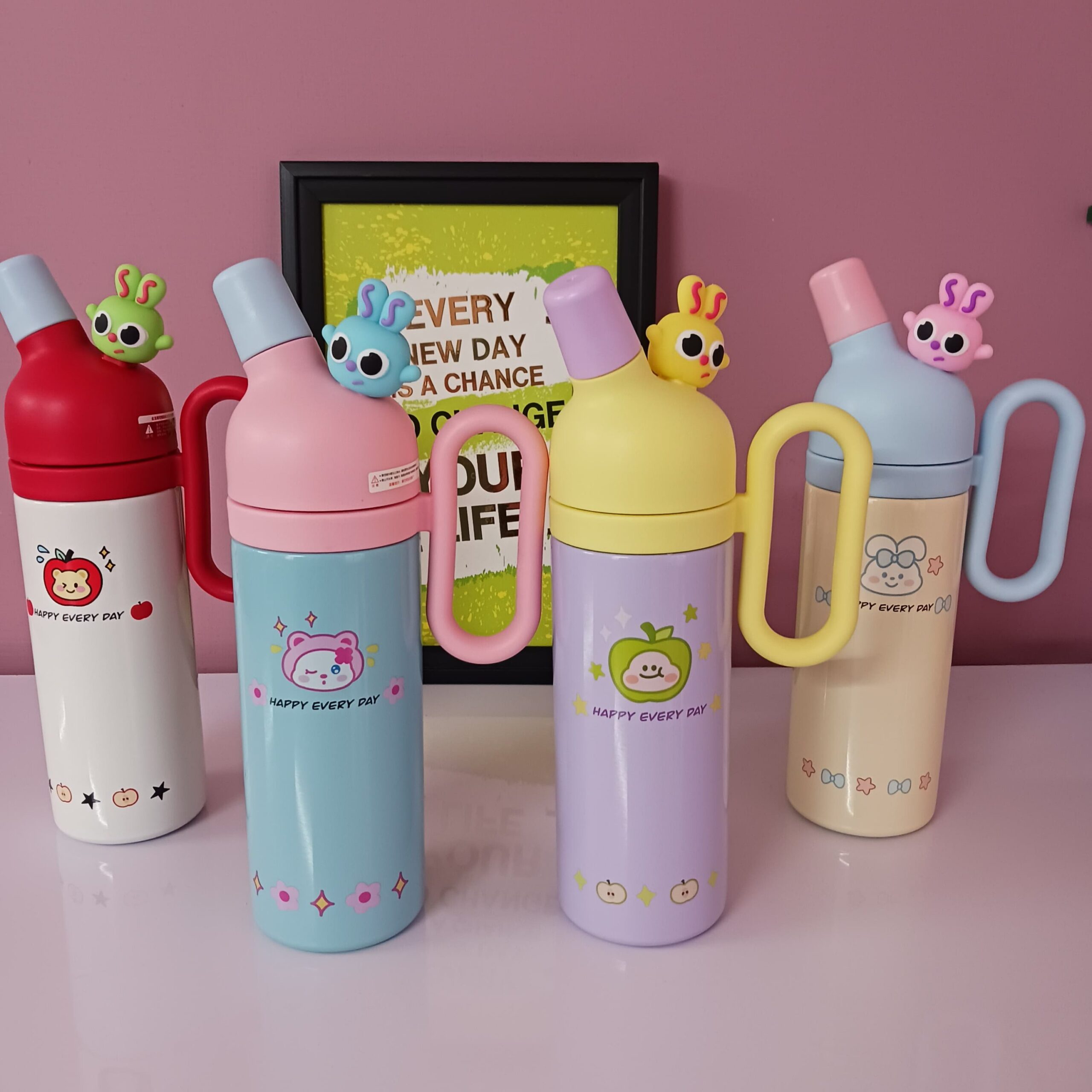 Happy Every Day Cartoon Insulated Bottle with Straw - 800 ml - Image 6