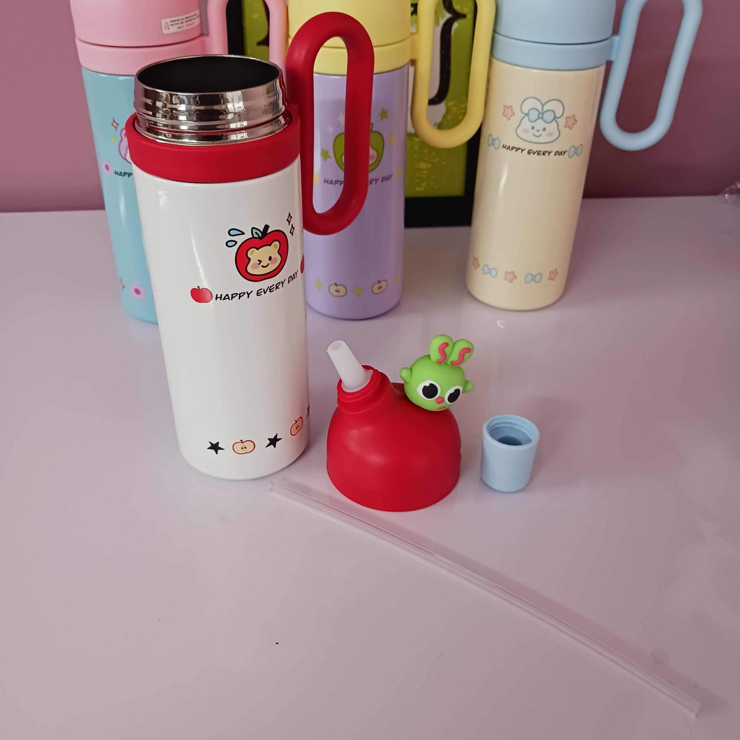 Happy Every Day Cartoon Insulated Bottle with Straw - 800 ml - Image 3