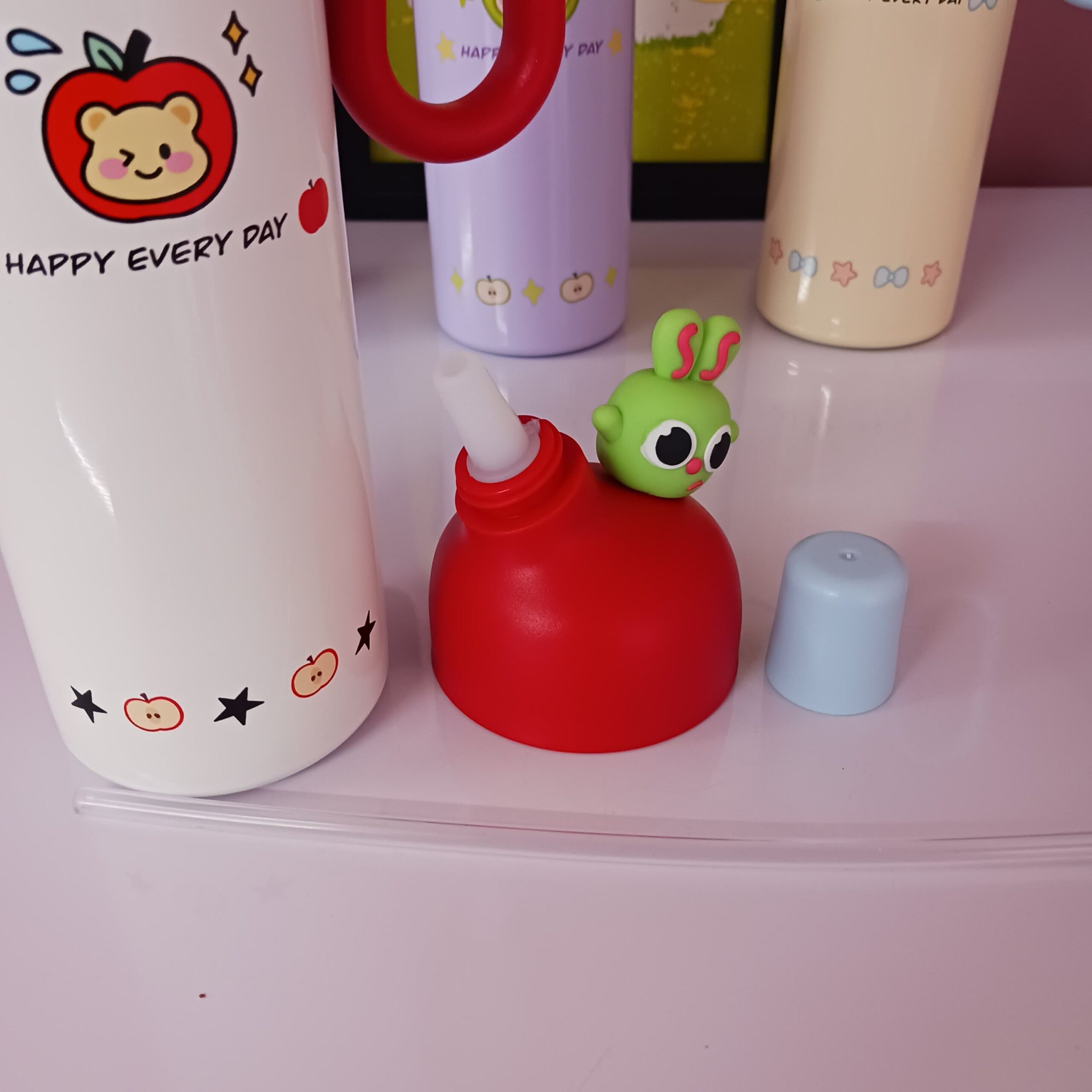 Happy Every Day Cartoon Insulated Bottle with Straw - 800 ml - Image 4