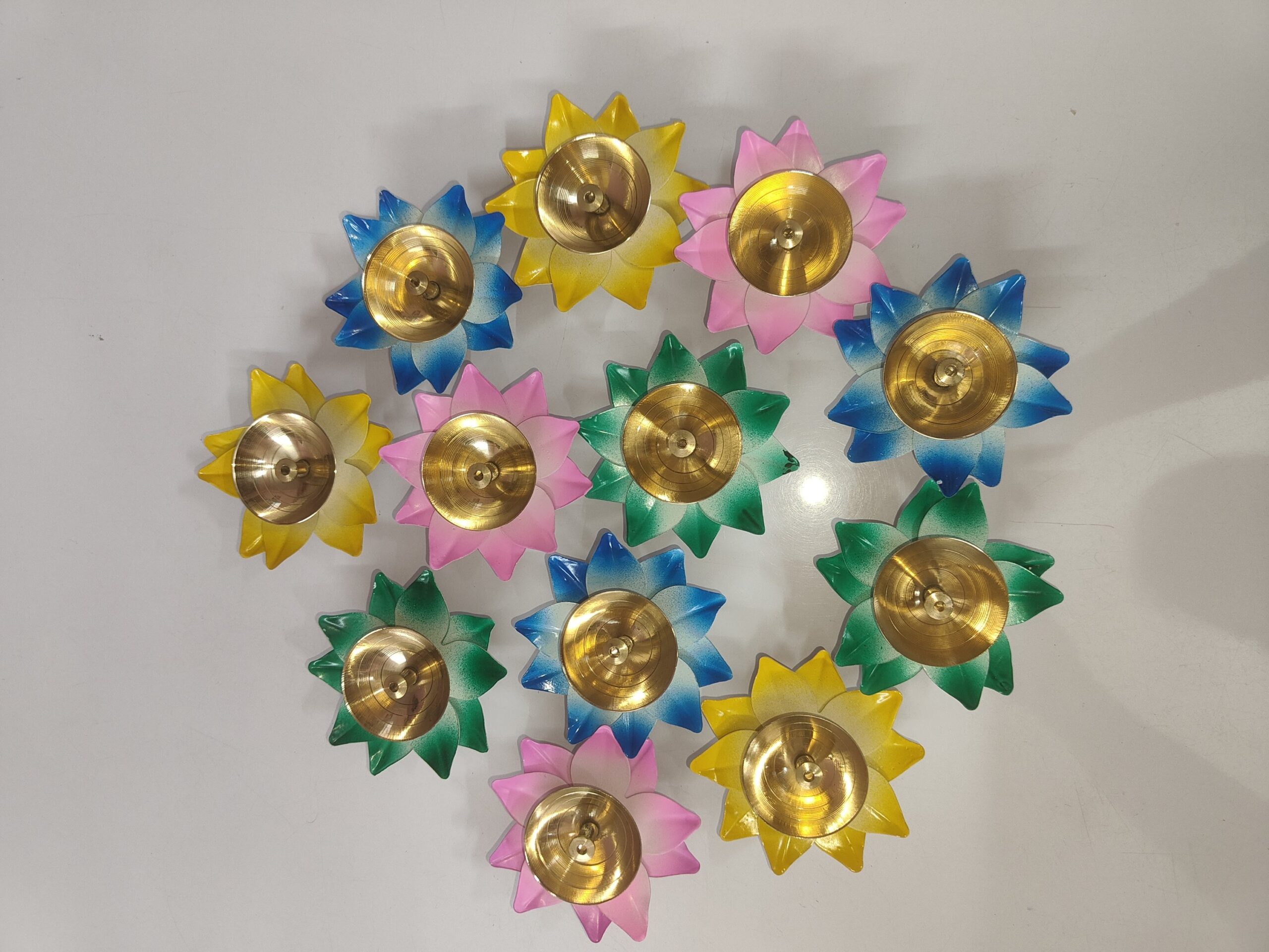 Floral Brass Lamp (1 piece)
